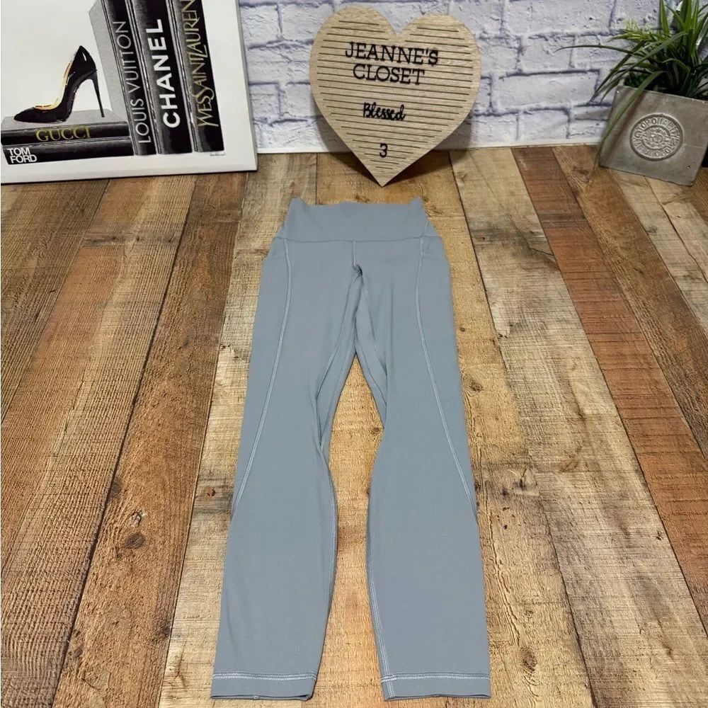 Lululemon Align High Rise Pant with Pockets 25"
Rhino Grey size 2